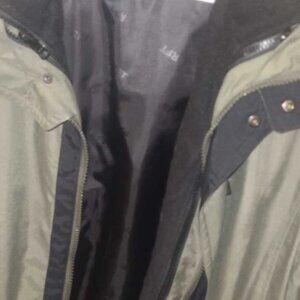 Brand new mens green spring jacket insulation rain , wind proof